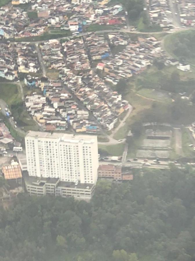 Hotel Cambulos มานิซาเลส ภายนอก รูปภาพ